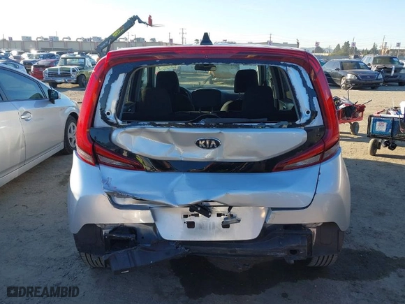 2021 Kia Soul LX with VIN KNDJ23AU8M7780425, listed as a IAAI auction lot 41627237 with 90,798 mi miles. Bid and sale history available at carsss.com. Image 16.