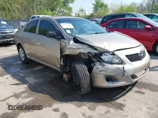2010 Toyota Corolla z VIN 1NXBU4EEXAZ336088, wystawiony jako IAAI lot #42060174 z przebiegiem 197 469 mil mil oraz . Historia ofert i sprzedaży dostępna na DreamBid. Obrazek 1.
