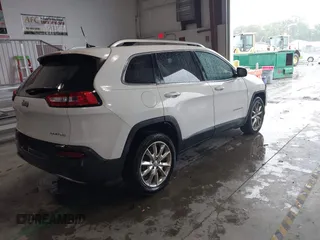 2016 Jeep Cherokee Limited z VIN 1C4PJLDB6GW355058, wystawiony jako IAAI lot #42231943 z przebiegiem 124 656 mil mil oraz . Historia ofert i sprzedaży dostępna na DreamBid. Obrazek 4.