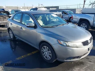 2010 Kia Forte EX z VIN KNAFU4A23A5055405, wystawiony jako IAAI lot #41371056 z przebiegiem 198 220 mil mil oraz . Historia ofert i sprzedaży dostępna na DreamBid. Obrazek 1.