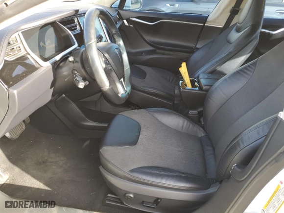 2013 Tesla Model S with VIN 5YJSA1CG3DFP16662, listed as a Copart auction lot 76249044 with 104,727 mi miles and Clean Title. Bid and sale history available at carsss.com. Image 7.