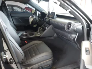 2023 Lexus IS 500 F Sport Performance z VIN JTHAP1D22P5003981, wystawiony jako IAAI lot #42262101 z przebiegiem 13 479 mil mil oraz . Historia ofert i sprzedaży dostępna na DreamBid. Obrazek 5.
