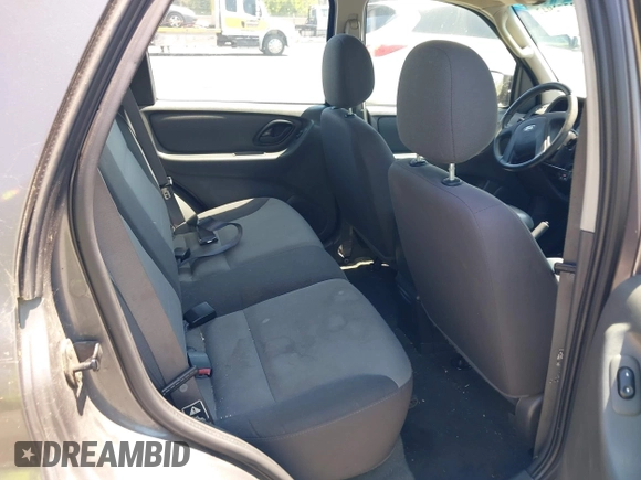 2004 Ford Escape XLS with VIN 1FMYU92194KA15054, listed as a IAAI auction lot 42772942 with 157,270 mi miles and . Bid and sale history available at DreamBid. Image 8.