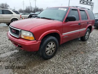 2000 GMC Jimmy SLE Convenience with VIN 1GKDT13W0Y2273829, listed as a Copart auction lot 84811284 with 129,635 mi miles and Salvage Title. Bid and sale history available at carsss.com. Image 1.