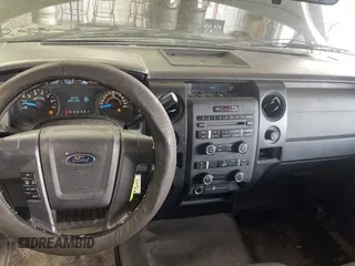 2014 Ford F-150 XL z VIN 1FTMF1EM5EFA86587, wystawiony jako Copart lot #64393115 z przebiegiem 165 549 mil mil oraz Czysty tytuł • Clean title. Historia ofert i sprzedaży dostępna na DreamBid. Obrazek 9.