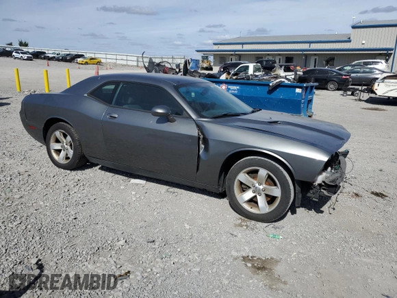 2011 Dodge Challenger z VIN 2B3CJ4DG9BH570202, wystawiony jako Copart lot #73284844 z przebiegiem 217 850 mil mil oraz Szkoda całkowita • Salvage title. Historia ofert i sprzedaży dostępna na DreamBid. Obrazek 4.