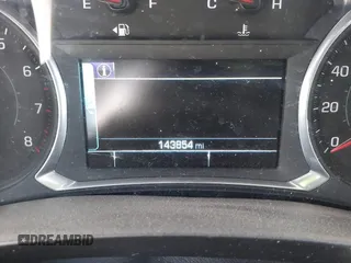 2018 Chevrolet Traverse LT Cloth z VIN 1GNERGKW3JJ173973, wystawiony jako IAAI lot #41860647 z przebiegiem 143 854 mil mil oraz . Historia ofert i sprzedaży dostępna na DreamBid. Obrazek 16.