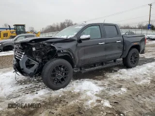 2024 GMC Canyon 4WD Denali with VIN 1GTP6FEK6R1295722, listed as a Copart auction lot 44948475 with 864 mi miles and Salvage Title. Bid and sale history available at carsss.com. Image 1.