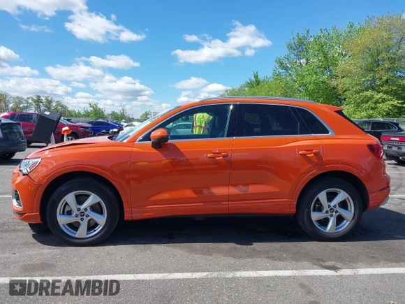 2022 Audi Q3 Premium Plus z VIN WA1BUCF36N1149539, wystawiony jako IAAI lot #42176930 z przebiegiem 13 152 mil mil oraz . Historia ofert i sprzedaży dostępna na DreamBid. Obrazek 14.