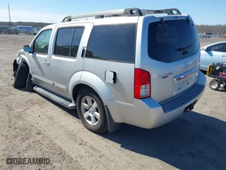 2008 Nissan Pathfinder LE with VIN 5N1AR18B98C620745, listed as a IAAI auction lot 41768199 with 208,299 mi miles. Bid and sale history available at carsss.com. Image 3.