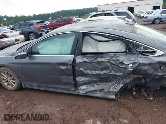 2018 Hyundai Sonata SE z VIN 5NPE24AF0JH641955, wystawiony jako IAAI lot #42255157 z przebiegiem 120 992 mil mil oraz . Historia ofert i sprzedaży dostępna na DreamBid. Obrazek 15.