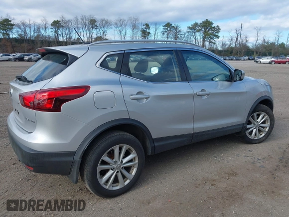 2017 Nissan Rogue SL z VIN JN1BJ1CR7HW141374, wystawiony jako IAAI lot #42017382 z przebiegiem 197 956 mil mil oraz . Historia ofert i sprzedaży dostępna na DreamBid. Obrazek 4.