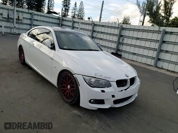 2011 BMW 3 Series 328i with VIN WBAKE3C5XBE441544, listed as a Copart auction lot 86638984 with 131,700 mi miles and Salvage Title. Bid and sale history available at DreamBid. Image 11.