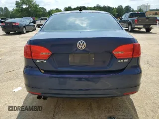2011 Volkswagen Jetta SE with VIN 3VWDX7AJ8BM022225, listed as a Copart auction lot 60039795 with 101,887 mi miles and Clean title. Bid and sale history available at DreamBid. Image 6.