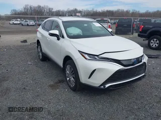 2022 Toyota Venza LE with VIN JTEAAAAH4NJ111756, listed as a IAAI auction lot 41597904 with 24,635 mi miles. Bid and sale history available at carsss.com. Image 1.