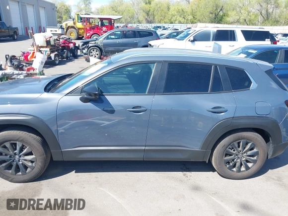 2025 Mazda CX-50 S Select z VIN 7MMVABAM9SN348045, wystawiony jako IAAI lot #42077636 z przebiegiem 2 211 mil mil oraz . Historia ofert i sprzedaży dostępna na DreamBid. Obrazek 14.