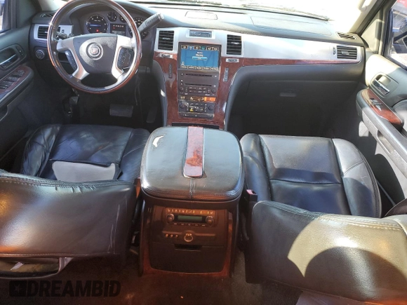 2007 Cadillac Escalade z VIN 1GYFK638X7R400611, wystawiony jako Copart lot #45345495 z przebiegiem 225 854 mil mil oraz Szkody całkowita. Historia ofert i sprzedaży dostępna na DreamBid. Obrazek 8.