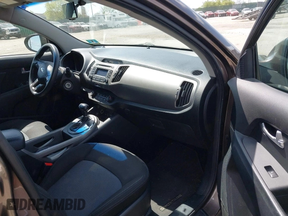 2014 Kia Sportage LX with VIN KNDPBCAC4E7629701, listed as a IAAI auction lot 42097140 with 183,552 mi miles and . Bid and sale history available at carsss.com. Image 5.