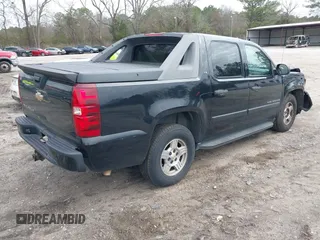2007 Chevrolet Avalanche 1LT with VIN 3GNEC12077G137899, listed as a IAAI auction lot 41526144 with 245,890 mi miles and . Bid and sale history available at DreamBid. Image 4.