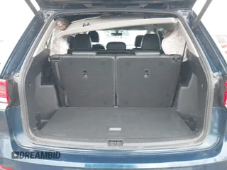 2023 Volkswagen Atlas SE z VIN 1V2WR2CA3PC507742, wystawiony jako IAAI lot #41282782 z przebiegiem 26 052 mil mil oraz . Historia ofert i sprzedaży dostępna na DreamBid. Obrazek 8.