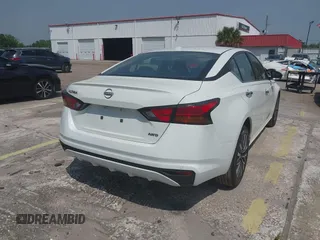 2025 Nissan Altima SV with VIN 1N4BL4DWXSN353315, listed as a IAAI auction lot 41975505 with 6,428 mi miles and . Bid and sale history available at DreamBid. Image 4.