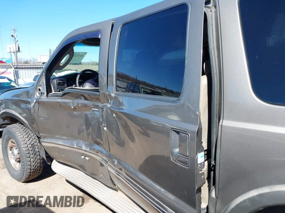 2005 Ford Excursion Limited с VIN 1FMSU43P25EB76602, выставлен на аукционе IAAI как лот 41712613 с пробегом Не указан миль и . История ставок и продаж доступна на DreamBid. Изображение 6.