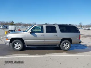2002 Chevrolet Suburban LS with VIN 3GNEC16Z32G339558, listed as a IAAI auction lot 41739334 with 198,291 mi miles. Bid and sale history available at carsss.com. Image 14.