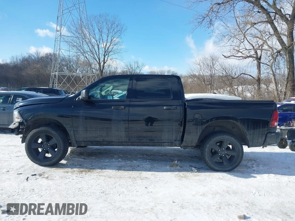 2015 Ram 1500 Express z VIN 1C6RR7KT5FS588494, wystawiony jako IAAI lot #41321894 z przebiegiem 300 261 mil mil oraz . Historia ofert i sprzedaży dostępna na DreamBid. Obrazek 15.
