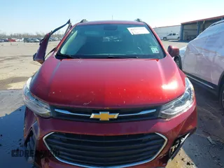 2022 Chevrolet Trax LT with VIN KL7CJLSM9NB568820, listed as a IAAI auction lot 41757713 with 35,243 mi miles. Bid and sale history available at carsss.com. Image 12.