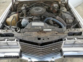 1984 Cadillac Eldorado z VIN 1G6AL5782EE603047, wystawiony jako Copart lot #76777394 z przebiegiem 33 384 mil mil oraz Tytuł czysty. Historia ofert i sprzedaży dostępna na DreamBid. Obrazek 11.