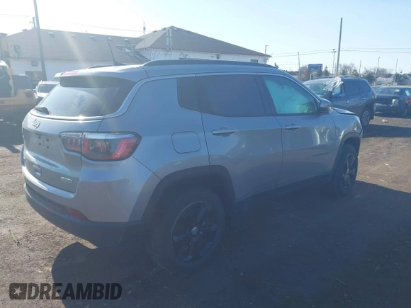 2020 Jeep Compass Latitude with VIN 3C4NJDBB7LT155175, listed as a IAAI auction lot 41760215 with 40,258 mi miles. Bid and sale history available at carsss.com. Image 4.