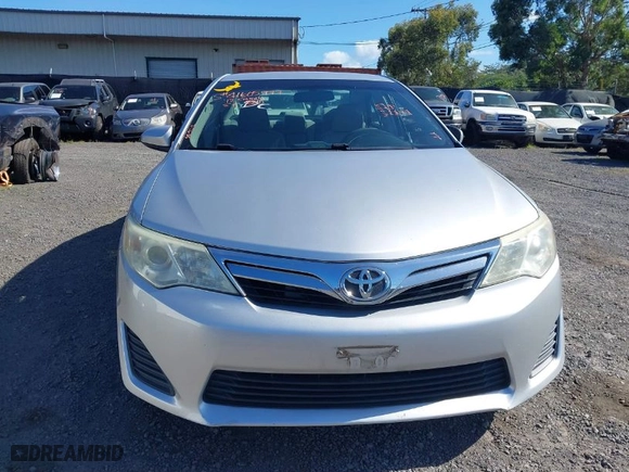 2012 Toyota Camry L with VIN 4T1BF1FK8CU046626, listed as a IAAI auction lot 41605977 with 200,876 mi miles. Bid and sale history available at carsss.com. Image 12.