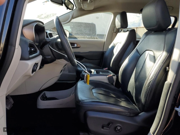 2018 Chrysler Pacifica Touring L with VIN 2C4RC1BGXJR149702, listed as a Copart auction lot 45869925 with 77,898 mi miles and Clean Title. Bid and sale history available at carsss.com. Image 7.
