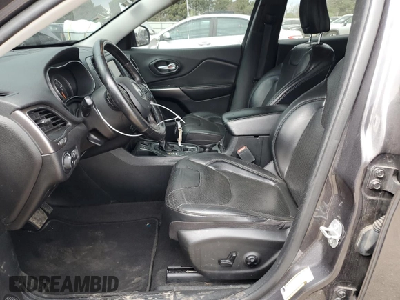 2020 Jeep Cherokee Lux z VIN 1C4PJLLX3LD632039, wystawiony jako Copart lot #54163895 z przebiegiem 101 897 mil mil oraz Szkoda całkowita • Salvage title. Historia ofert i sprzedaży dostępna na DreamBid. Obrazek 7.
