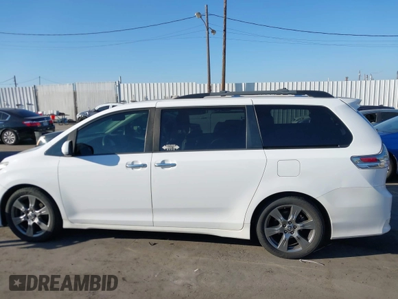 2018 Toyota Sienna SE with VIN 5TDXZ3DC9JS958563, listed as a IAAI auction lot 41650952 with 127,636 mi miles and . Bid and sale history available at DreamBid. Image 14.