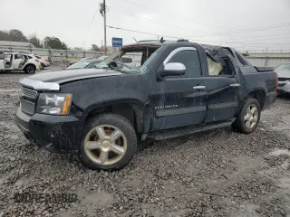 2011 Chevrolet Avalanche LT with VIN 3GNMCFE09BG118073, listed as a Copart auction lot 84421464 with 209,707 mi miles and Salvage title. Bid and sale history available at DreamBid. Image 1.