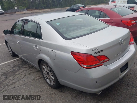 2006 Toyota Avalon XL with VIN 4T1BK36B26U063255, listed as a IAAI auction lot 42191701 with 91,860 mi miles and . Bid and sale history available at carsss.com. Image 3.