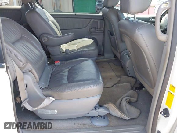 2010 Toyota Sienna XLE with VIN 5TDYK4CC7AS291119, listed as a IAAI auction lot 41742917 with 201,590 mi miles. Bid and sale history available at carsss.com. Image 8.