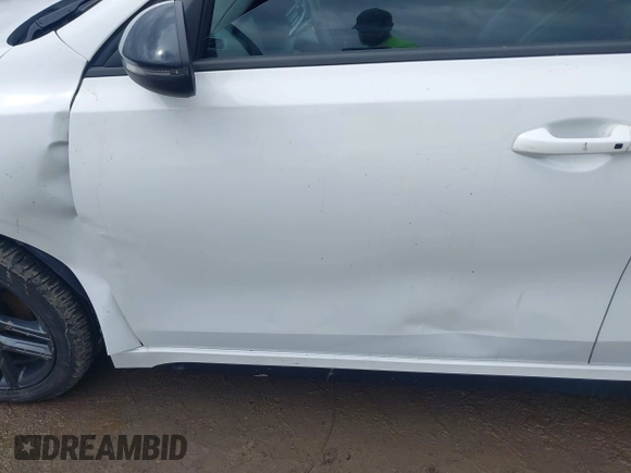 2021 Kia Forte GT-Line z VIN 3KPF34AD0ME393974, wystawiony jako IAAI lot #41953374 z przebiegiem 60 311 mil mil oraz . Historia ofert i sprzedaży dostępna na DreamBid. Obrazek 18.