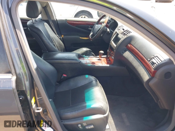 2007 Lexus LS 460 with VIN JTHBL46F275026095, listed as a IAAI auction lot 42168849 with 241,137 mi miles. Bid and sale history available at carsss.com. Image 5.