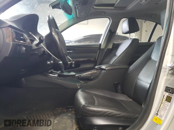 2007 BMW 3 Series 328i with VIN WBAVA33597KX71077, listed as a Copart auction lot 52431525 with 174,309 mi miles and Non Repairable. Bid and sale history available at DreamBid. Image 7.