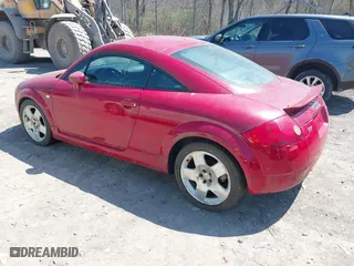 2001 Audi TT with VIN TRUWT28N611002740, listed as a IAAI auction lot 42083773 with 125,418 mi miles. Bid and sale history available at carsss.com. Image 3.