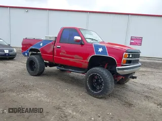 1989 Chevrolet Silverado 1500 with VIN 1GCDK14K4KZ182121, listed as a IAAI auction lot 42110956 with 307,979 mi miles and . Bid and sale history available at DreamBid. Image 1.