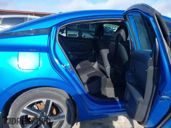 2024 Nissan Sentra SV with VIN 3N1AB8CV4RY272268, listed as a IAAI auction lot 42604720 with 26,422 mi miles and . Bid and sale history available at DreamBid. Image 8.