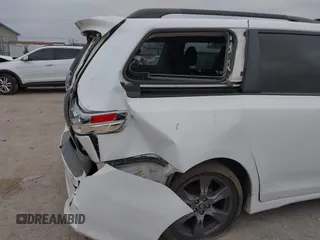 2018 Toyota Sienna SE with VIN 5TDXZ3DC3JS910458, listed as a IAAI auction lot 40980174 with 133,139 mi miles and . Bid and sale history available at DreamBid. Image 6.