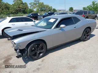 2017 Dodge Challenger R/T Plus z VIN 2C3CDZBT4HH548723, wystawiony jako IAAI lot #42108999 z przebiegiem 80 881 mil mil oraz . Historia ofert i sprzedaży dostępna na DreamBid. Obrazek 2.