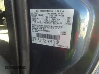 2004 Ford F-250 XL z VIN 1FTNX21P04EB90318, wystawiony jako IAAI lot #41640316 z przebiegiem 218 352 mil mil oraz . Historia ofert i sprzedaży dostępna na DreamBid. Obrazek 9.