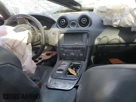 2015 Jaguar XJ z VIN SAJWA1CZ9F8V86796, wystawiony jako Copart lot #76458134 z przebiegiem Nie podano mil oraz Szkoda całkowita • Salvage title. Historia ofert i sprzedaży dostępna na DreamBid. Obrazek 8.
