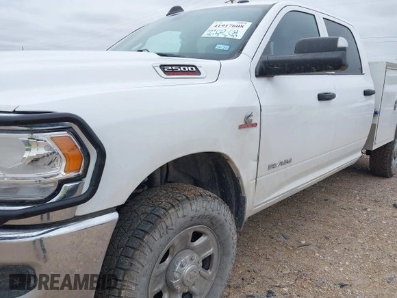 2022 Ram 2500 Tradesman z VIN 3C6UR5HL1NG213746, wystawiony jako IAAI lot #41917608 z przebiegiem 133 775 mil mil oraz . Historia ofert i sprzedaży dostępna na DreamBid. Obrazek 6.