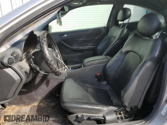 2003 Mercedes-Benz C 230 Kompressor with VIN WDBRN40J93A444693, listed as a Copart auction lot 87637615 with 156,298 mi miles and Salvage title. Bid and sale history available at DreamBid. Image 7.
